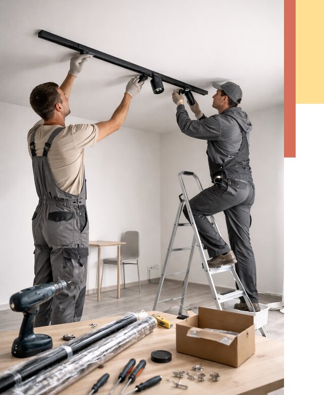 Установка трековых светильников в натяжной потолок в Костроме от 4288 руб. | ОТДЕЛОЧНИК-Кст